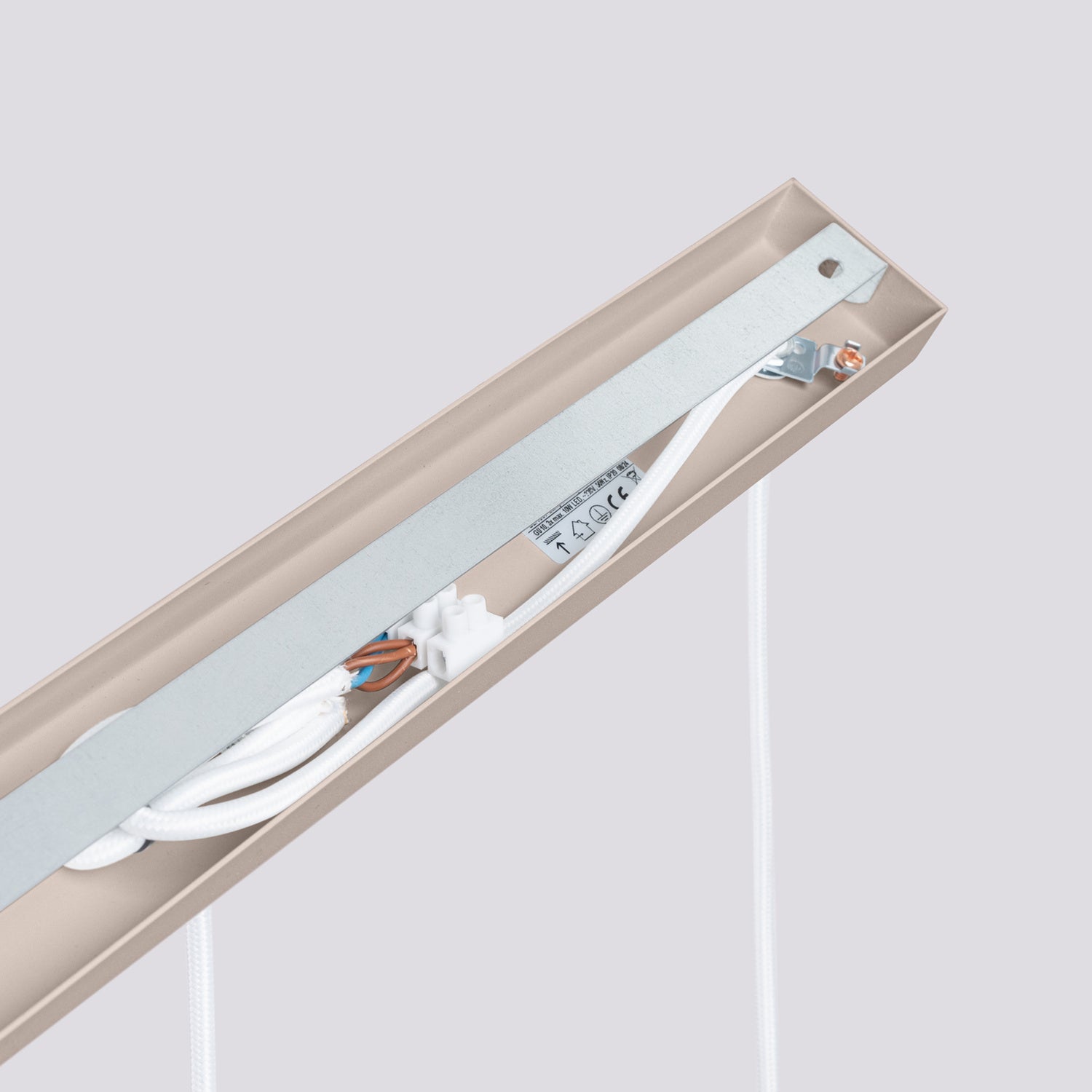 Red Ochre Triple Ribbed Pendant Bar technical view and dimensions reference
